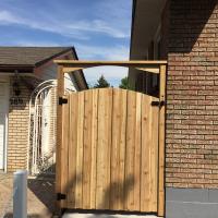 Wood Gate Curved Top