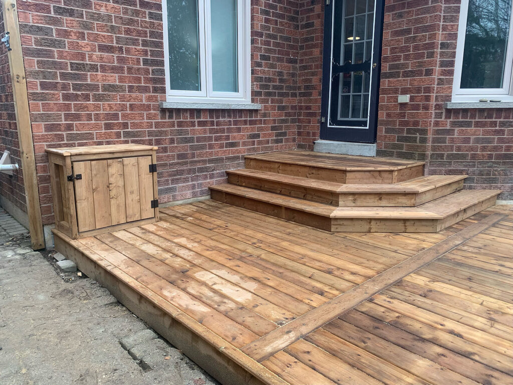 Brantford Deck Company & Contractors