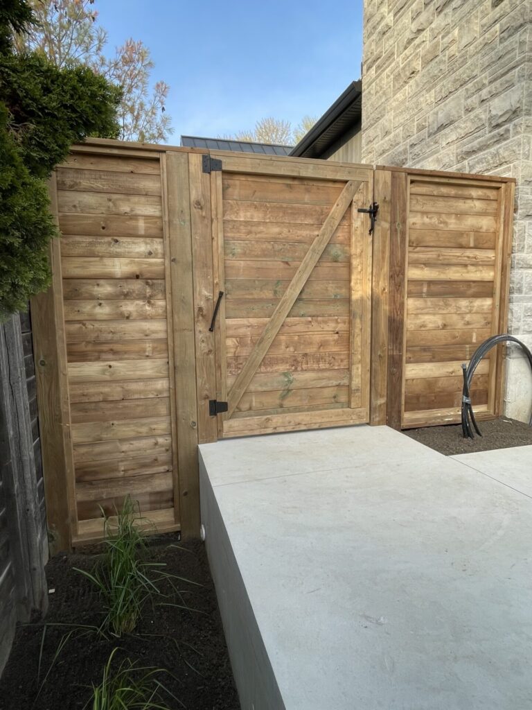 Horizontal Wood Gate With Black Hardware & Latch & Lock